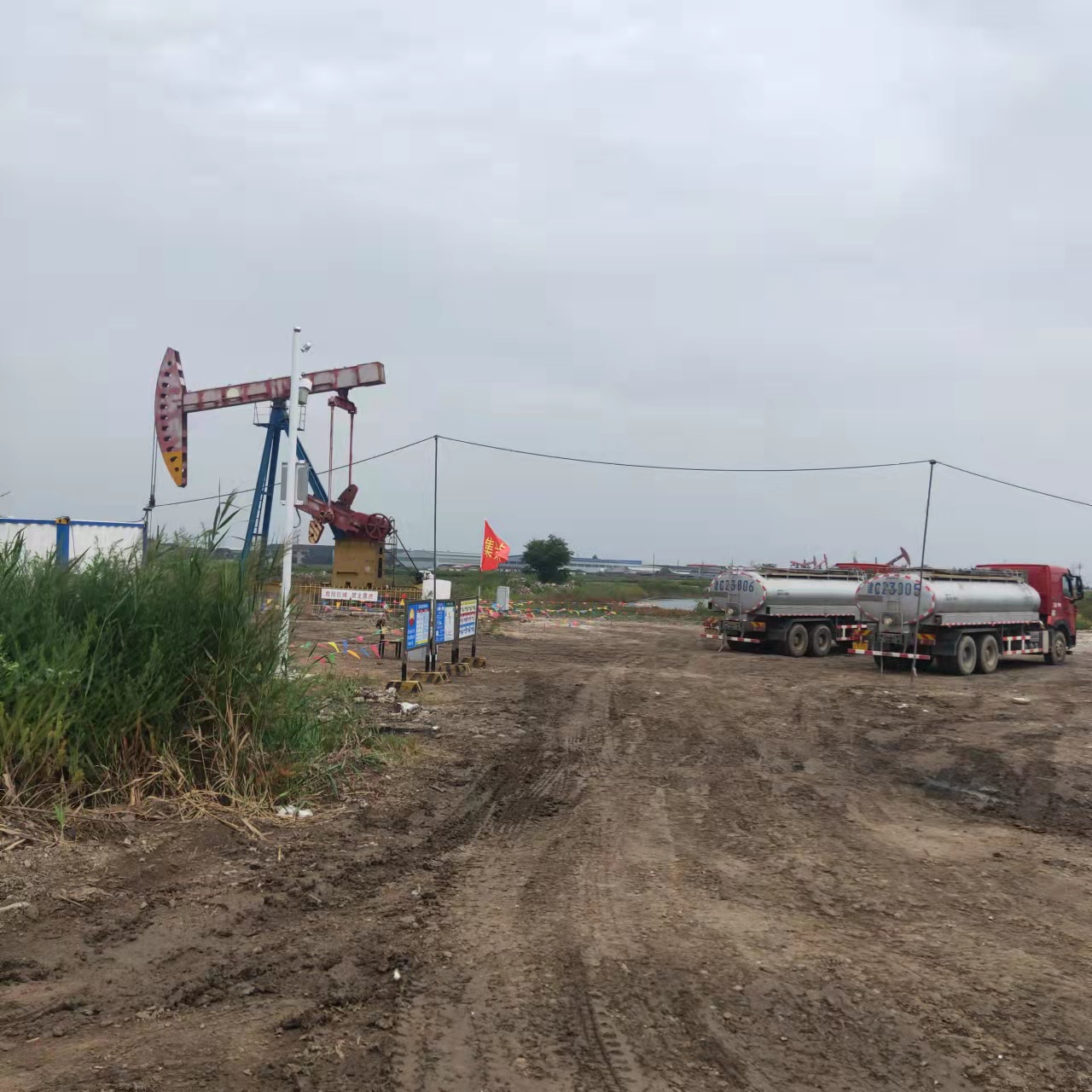 克拉玛依输油管道清洗，距离长不能断开清洗怎么解决？